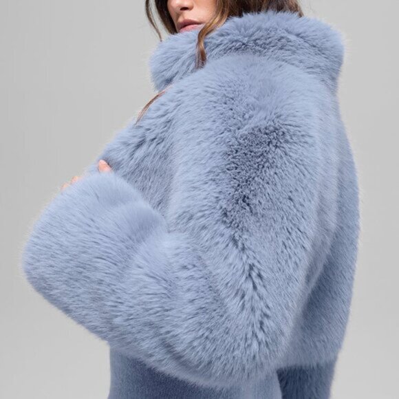 Opulent Faux Fur Cropped Jacket - Picture 4 of 6